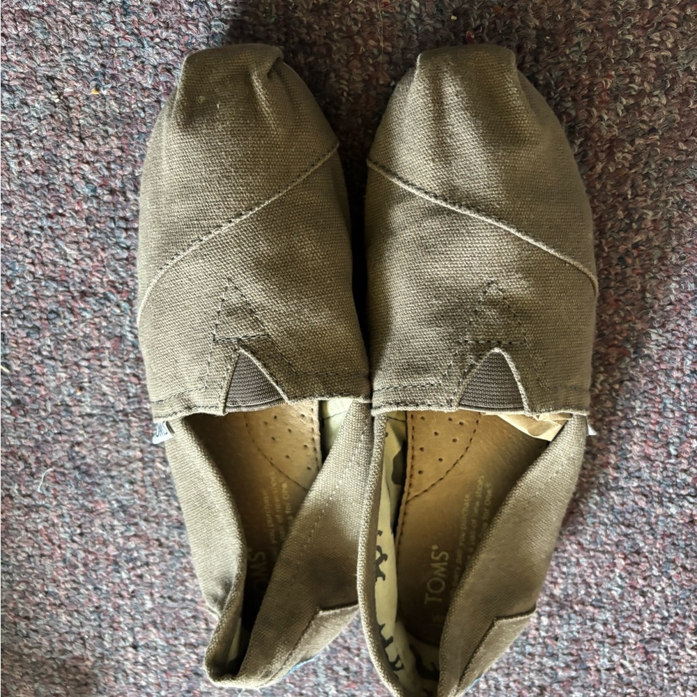 TOMS Beige and Black Patterned Slip-Ons